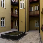 Felicjanek 15 - Central 3-Bedroom Apartment - By Upstairs