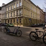 Felicjanek 15 - Central 3-Bedroom Apartment - By Upstairs