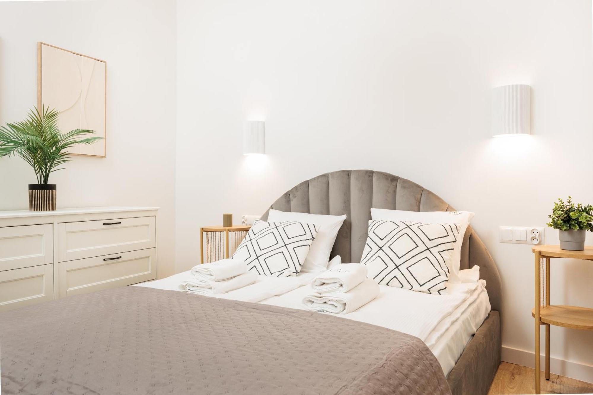 Felicjanek 15 - 3-bedroom - By Upstairs * Krakau