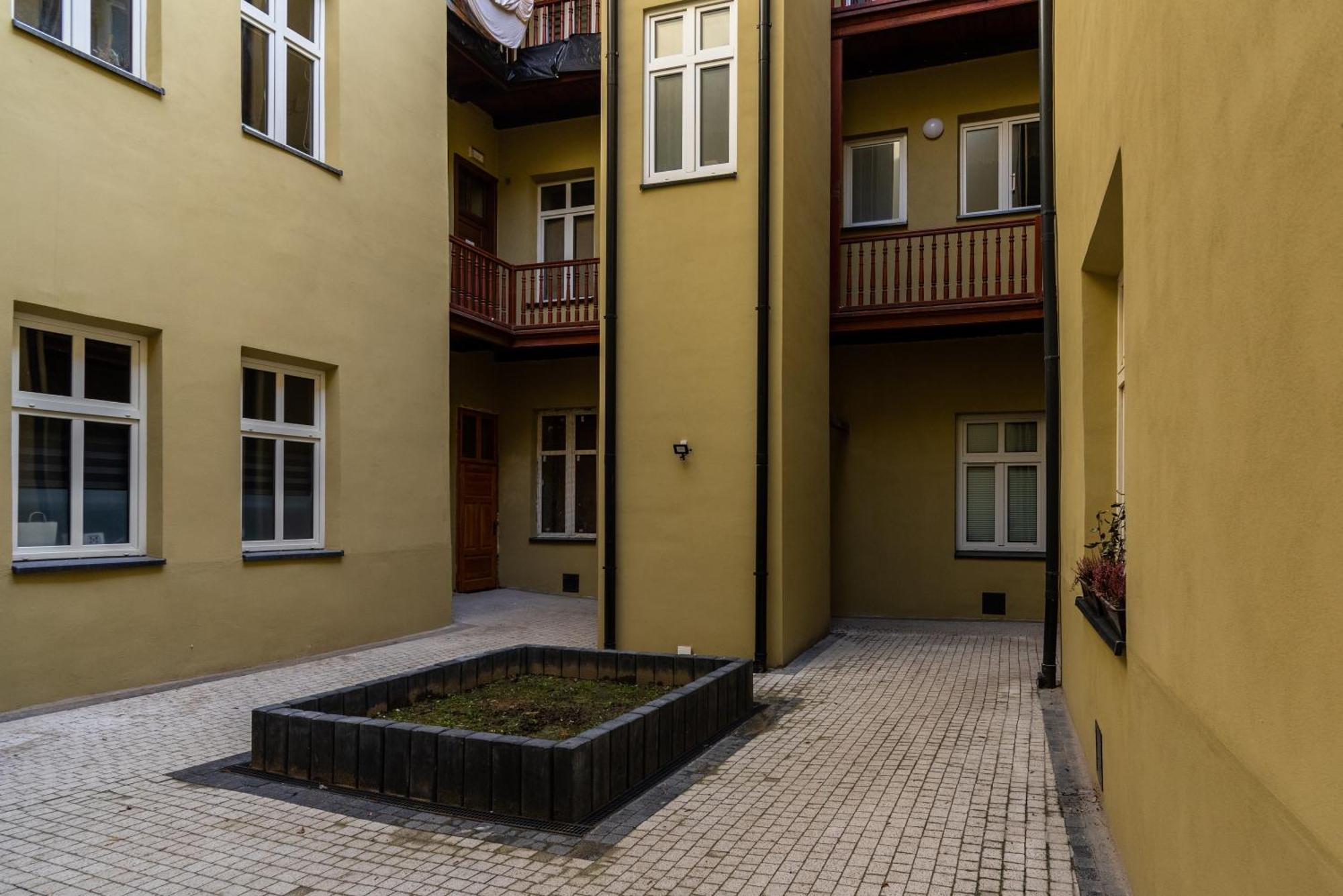 Felicjanek 15 - 3-bedroom - By Upstairs Apartment